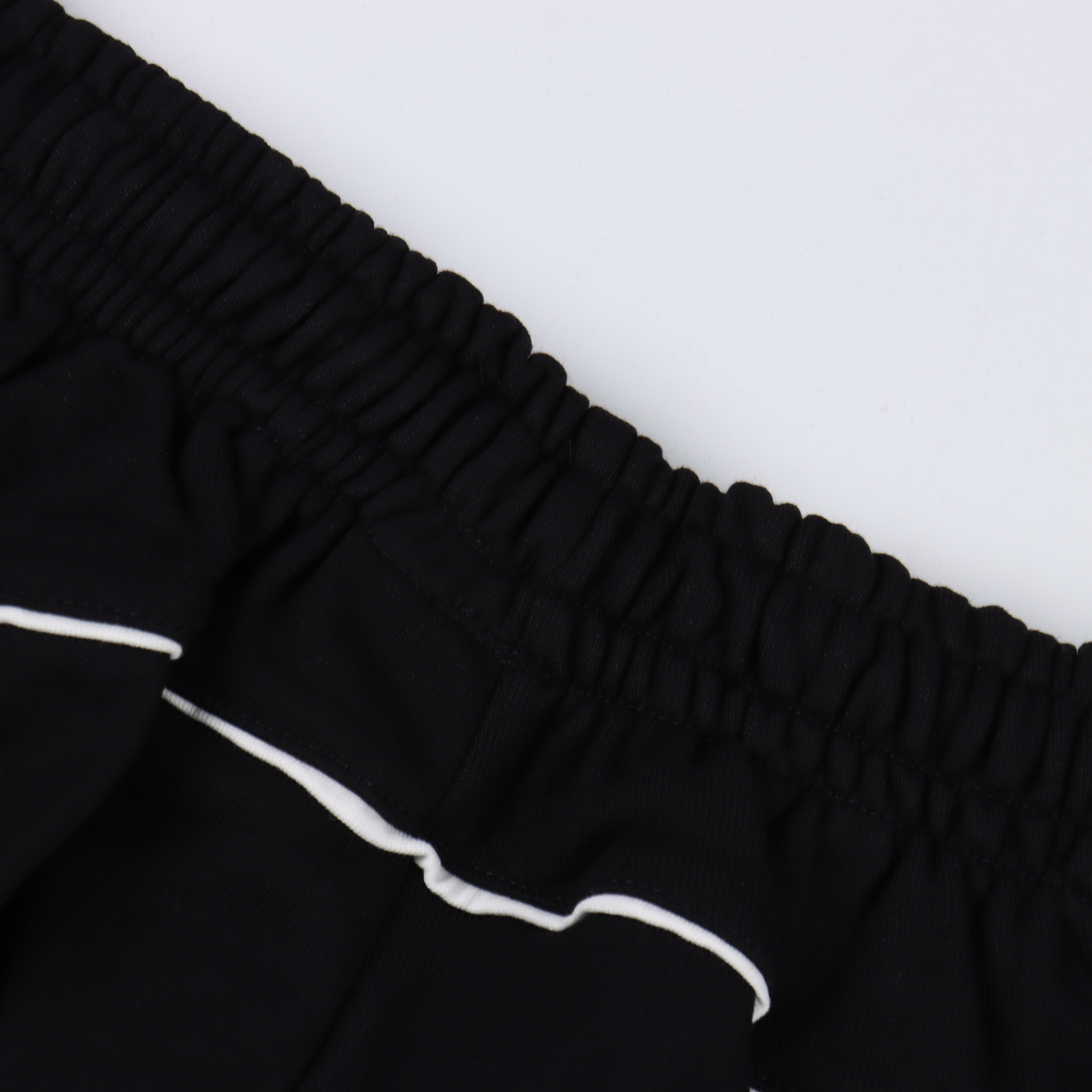 Balenciaga/巴黎世家 BLCG 25SS 曼联刺绣白条拼接短裤 黑色
