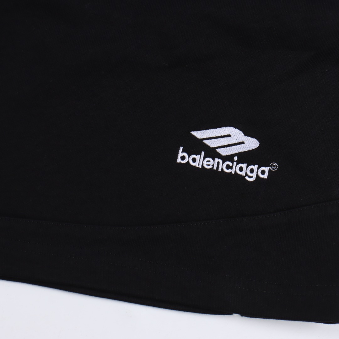 Balenciaga/巴黎世家 BLCG 25SS 曼联刺绣白条拼接短裤 黑色
