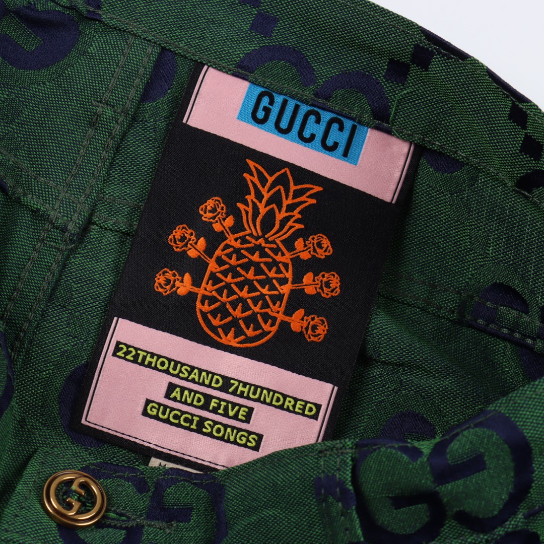 GUCCI 古驰 GC 25SS 褶皱皮标大提花短裤 卡其/绿色