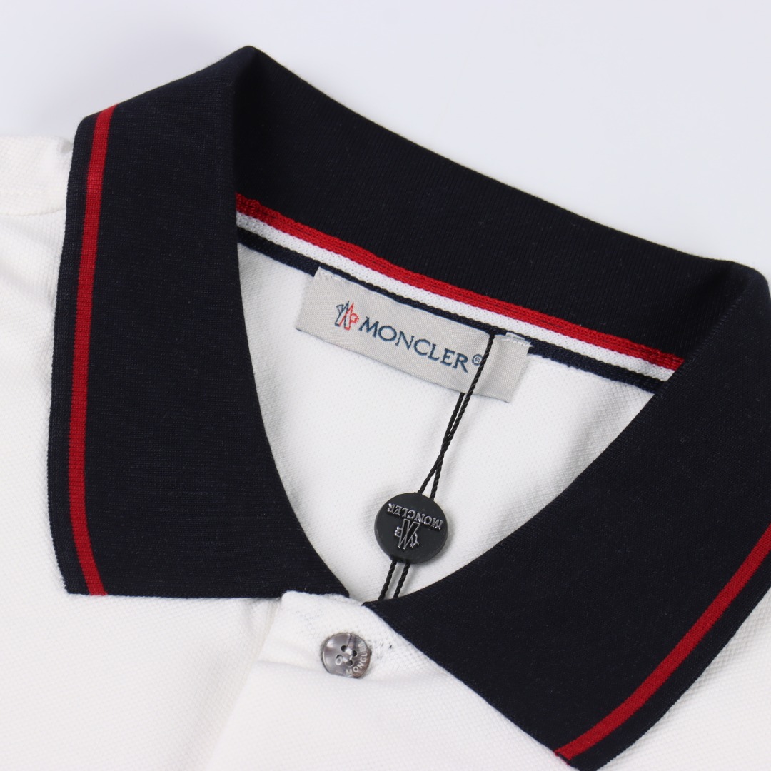 MONCLER/蒙口 胸口Logo贴饰刺绣短袖Polo衫 藏青 白色-Chinese UA Cheap High Quatity Brand Clothes Bags handbags Sneakers wholesale wholesaler seller from China Factory suppliers Fashion Clothing Shoes best Quality Beautiful Price MONCLER/蒙口 胸口Logo贴饰刺绣短袖Polo衫 藏青 白色