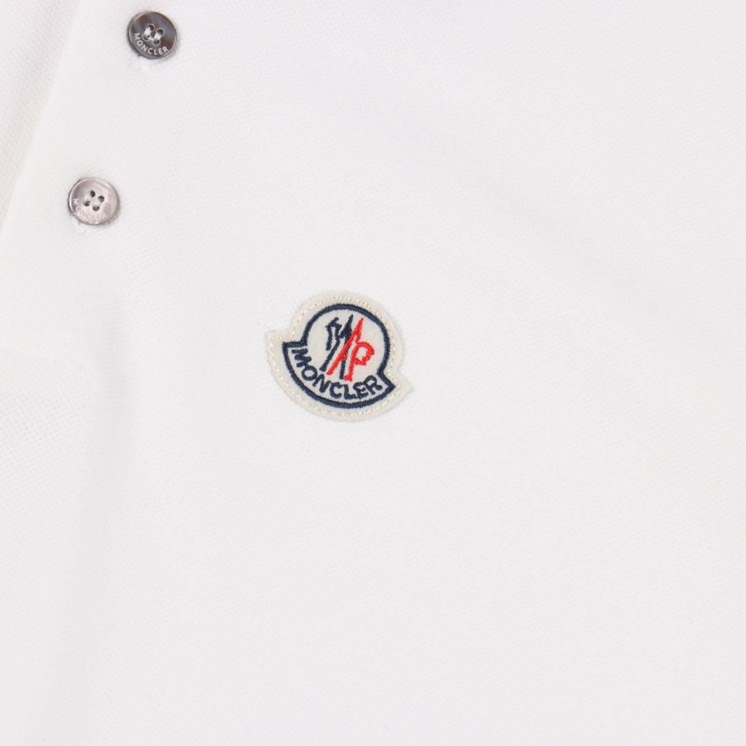 MONCLER/蒙口 胸口Logo贴饰刺绣短袖Polo衫 藏青 白色-Chinese UA Cheap High Quatity Brand Clothes Bags handbags Sneakers wholesale wholesaler seller from China Factory suppliers Fashion Clothing Shoes best Quality Beautiful Price MONCLER/蒙口 胸口Logo贴饰刺绣短袖Polo衫 藏青 白色