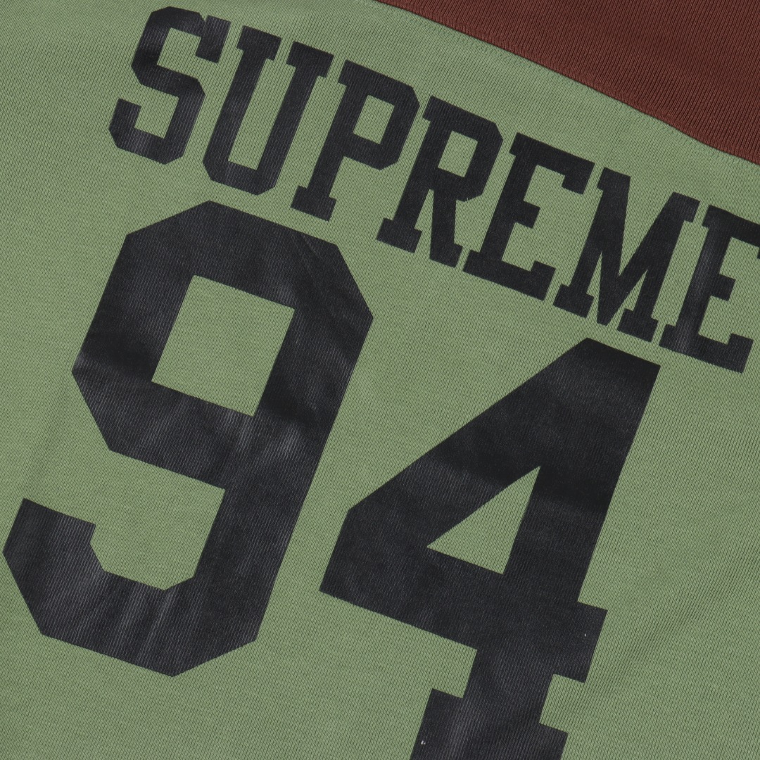 Supreme SS25 WEEK8 Split S/S Football Top 拼接图案罗纹圆领短袖