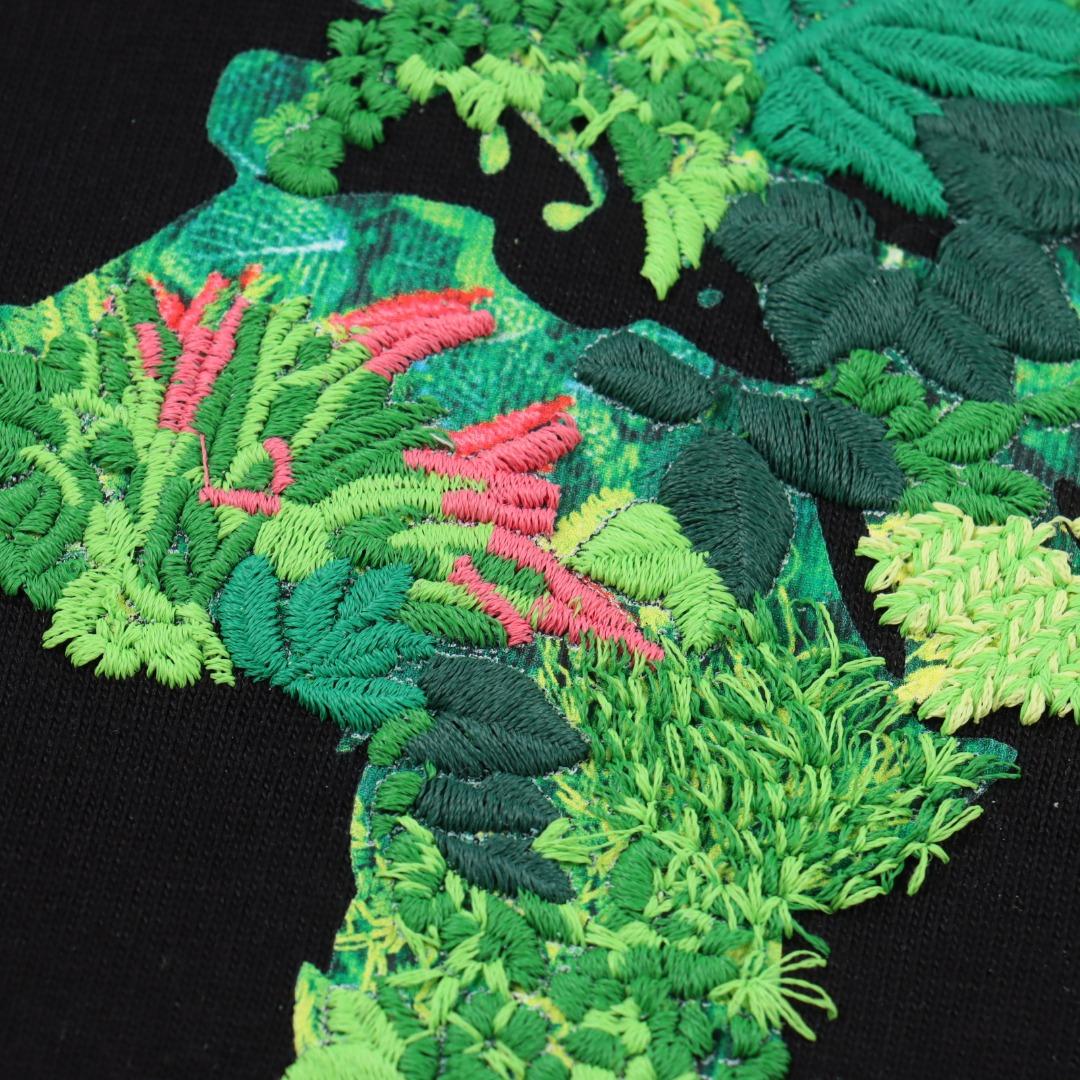 GOODBRAND SS25 立体绿植刺绣地图LOGO宽松短袖T恤-Chinese UA Cheap High Quatity Brand Clothes Bags handbags Sneakers wholesale wholesaler seller from China Factory suppliers Fashion Clothing Shoes best Quality Beautiful Price GOODBRAND SS25 立体绿植刺绣地图LOGO宽松短袖T恤