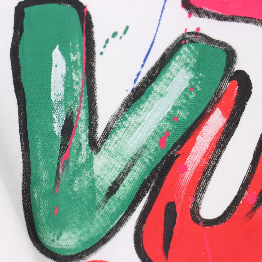 LOUIS VUITTON/路易威登 字母涂鸦手绘短袖T恤-Chinese UA Cheap High Quatity Brand Clothes Bags handbags Sneakers wholesale wholesaler seller from China Factory suppliers Fashion Clothing Shoes best Quality Beautiful Price LOUIS VUITTON/路易威登 字母涂鸦手绘短袖T恤