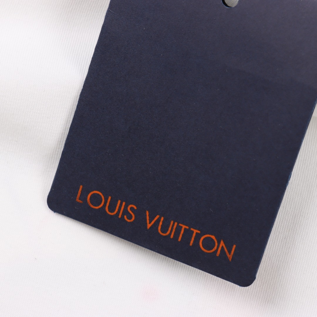 LOUIS VUITTON/路易威登 字母涂鸦手绘短袖T恤-Chinese UA Cheap High Quatity Brand Clothes Bags handbags Sneakers wholesale wholesaler seller from China Factory suppliers Fashion Clothing Shoes best Quality Beautiful Price LOUIS VUITTON/路易威登 字母涂鸦手绘短袖T恤