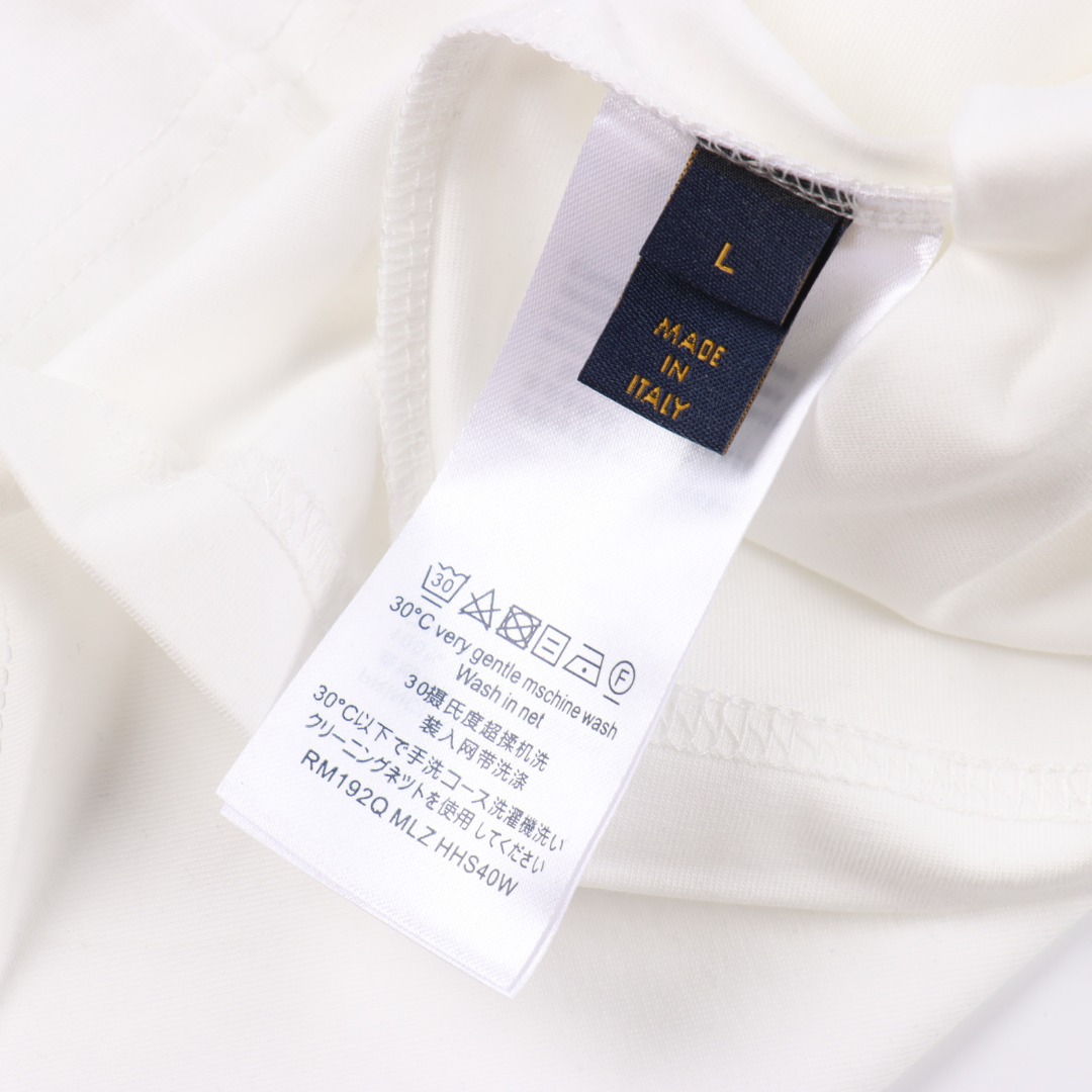 LOUIS VUITTON/路易威登 字母涂鸦手绘短袖T恤-Chinese UA Cheap High Quatity Brand Clothes Bags handbags Sneakers wholesale wholesaler seller from China Factory suppliers Fashion Clothing Shoes best Quality Beautiful Price LOUIS VUITTON/路易威登 字母涂鸦手绘短袖T恤