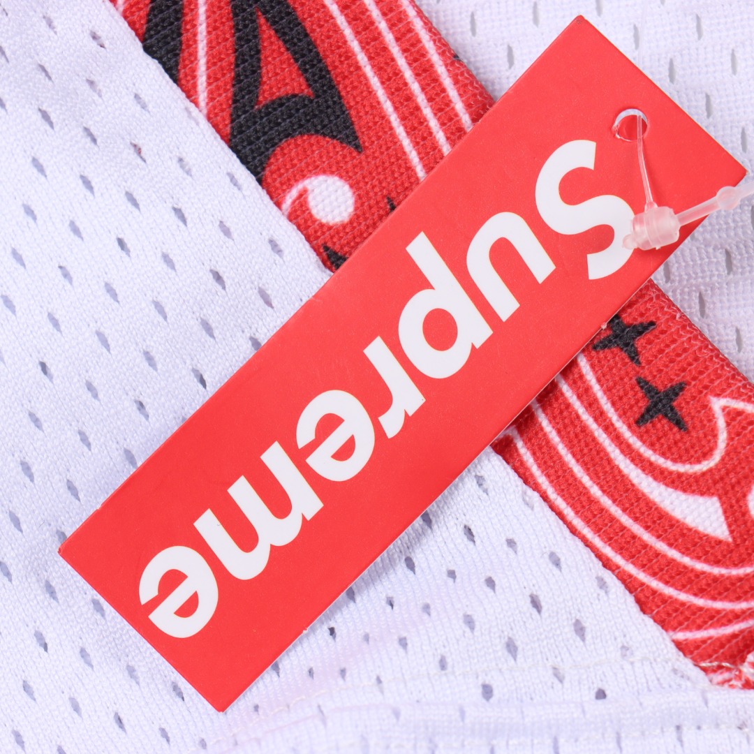 Supreme SS25 WEEK14 Bandana Football Jersey logo 腰果花元素印花图案网眼美式棒球服短袖-莆田鞋,莆田鞋货源,高仿鞋,高仿鞋货源,安福档口,莆田高仿鞋,莆田鞋批发,高仿鞋批发,莆田高仿运动鞋,高仿运动鞋,莆田运动鞋 Supreme SS25 WEEK14 Bandana Football Jersey logo 腰果花元素印花图案网眼美式棒球服短袖