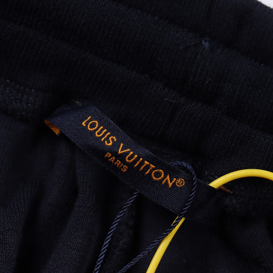 LOUIS VUITTON 25SS棉质抽绳棋盘毛巾布休闲短裤-莆田鞋,莆田鞋货源,高仿鞋,高仿鞋货源,安福档口,莆田高仿鞋,莆田鞋批发,高仿鞋批发,莆田高仿运动鞋,高仿运动鞋,莆田运动鞋 LOUIS VUITTON 25SS棉质抽绳棋盘毛巾布休闲短裤