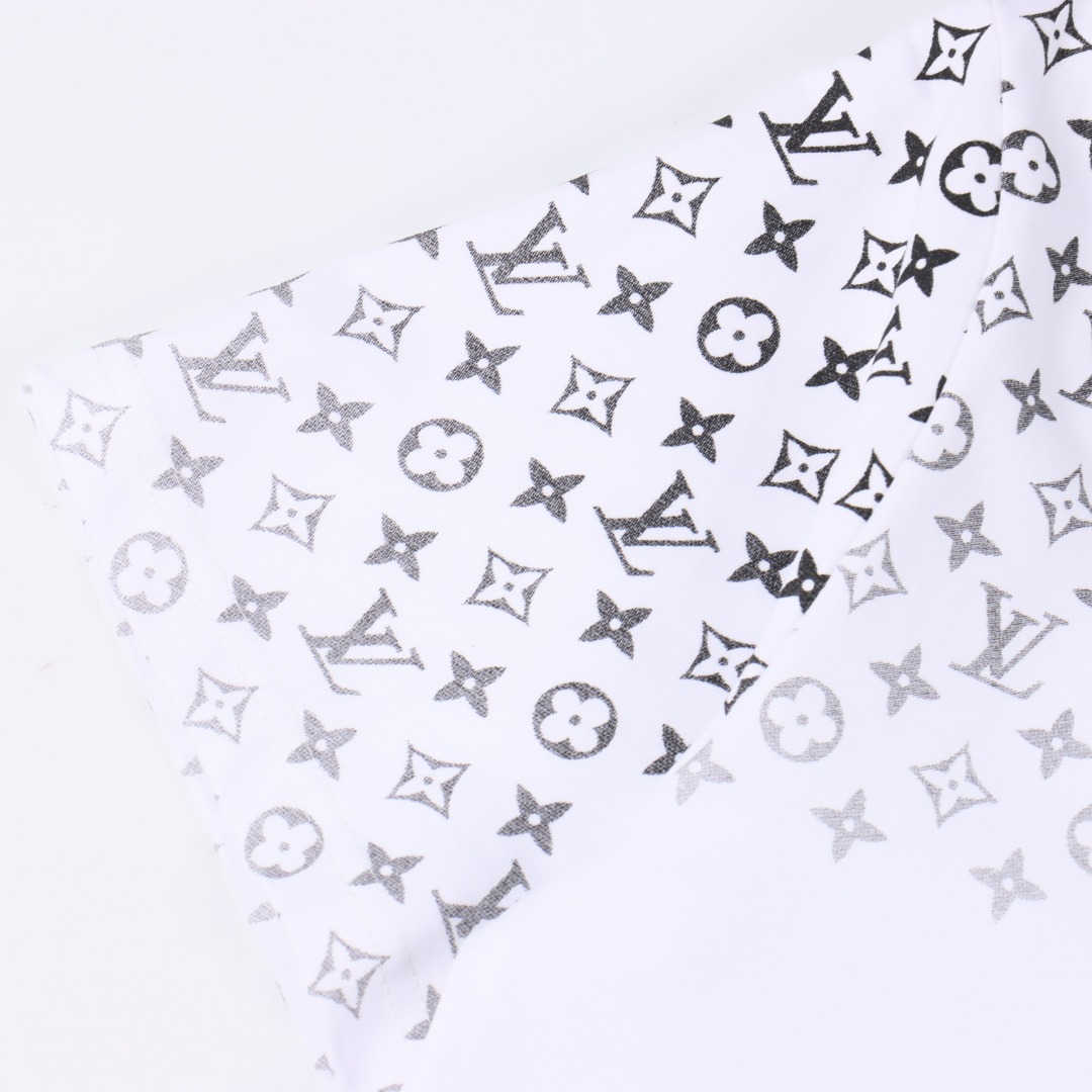 Louis Vuitton/路易威登 满印渐变字母印花短袖T恤-Chinese UA Cheap High Quatity Brand Clothes Bags handbags Sneakers wholesale wholesaler seller from China Factory suppliers Fashion Clothing Shoes best Quality Beautiful Price Louis Vuitton/路易威登 满印渐变字母印花短袖T恤