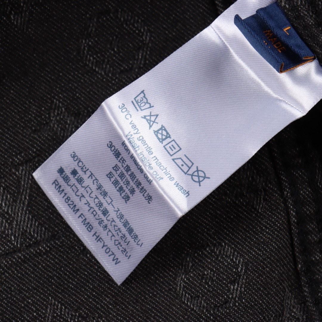 Louis Vuitton/路易威登1V 25FW 满印老花灰提花牛仔夹克灰色-Chinese UA Cheap High Quatity Brand Clothes Bags handbags Sneakers wholesale wholesaler seller from China Factory suppliers Fashion Clothing Shoes best Quality Beautiful Price Louis Vuitton/路易威登1V 25FW 满印老花灰提花牛仔夹克灰色