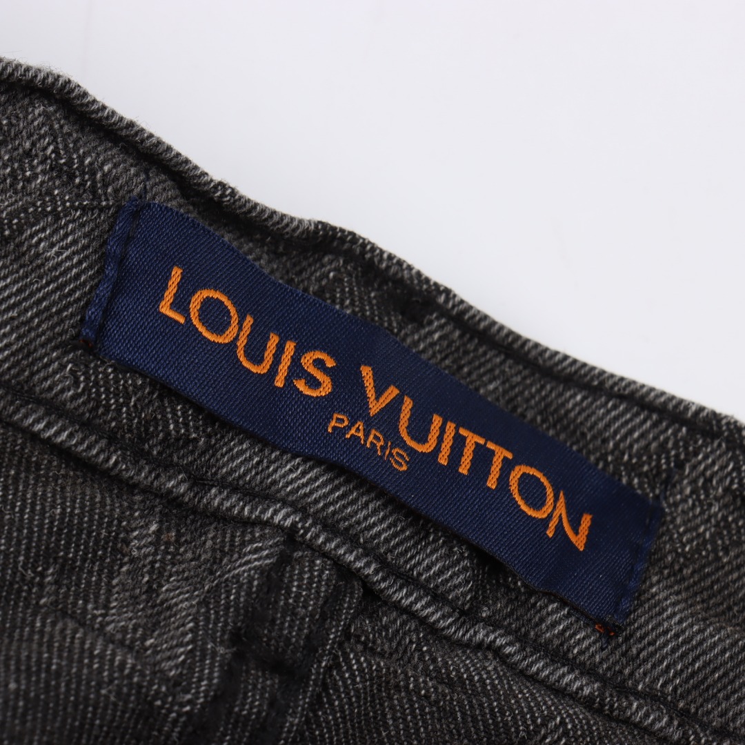 Louis Vuitton/路易威登1V 25FW 满印老花灰提花牛仔夹克灰色-Chinese UA Cheap High Quatity Brand Clothes Bags handbags Sneakers wholesale wholesaler seller from China Factory suppliers Fashion Clothing Shoes best Quality Beautiful Price Louis Vuitton/路易威登1V 25FW 满印老花灰提花牛仔夹克灰色
