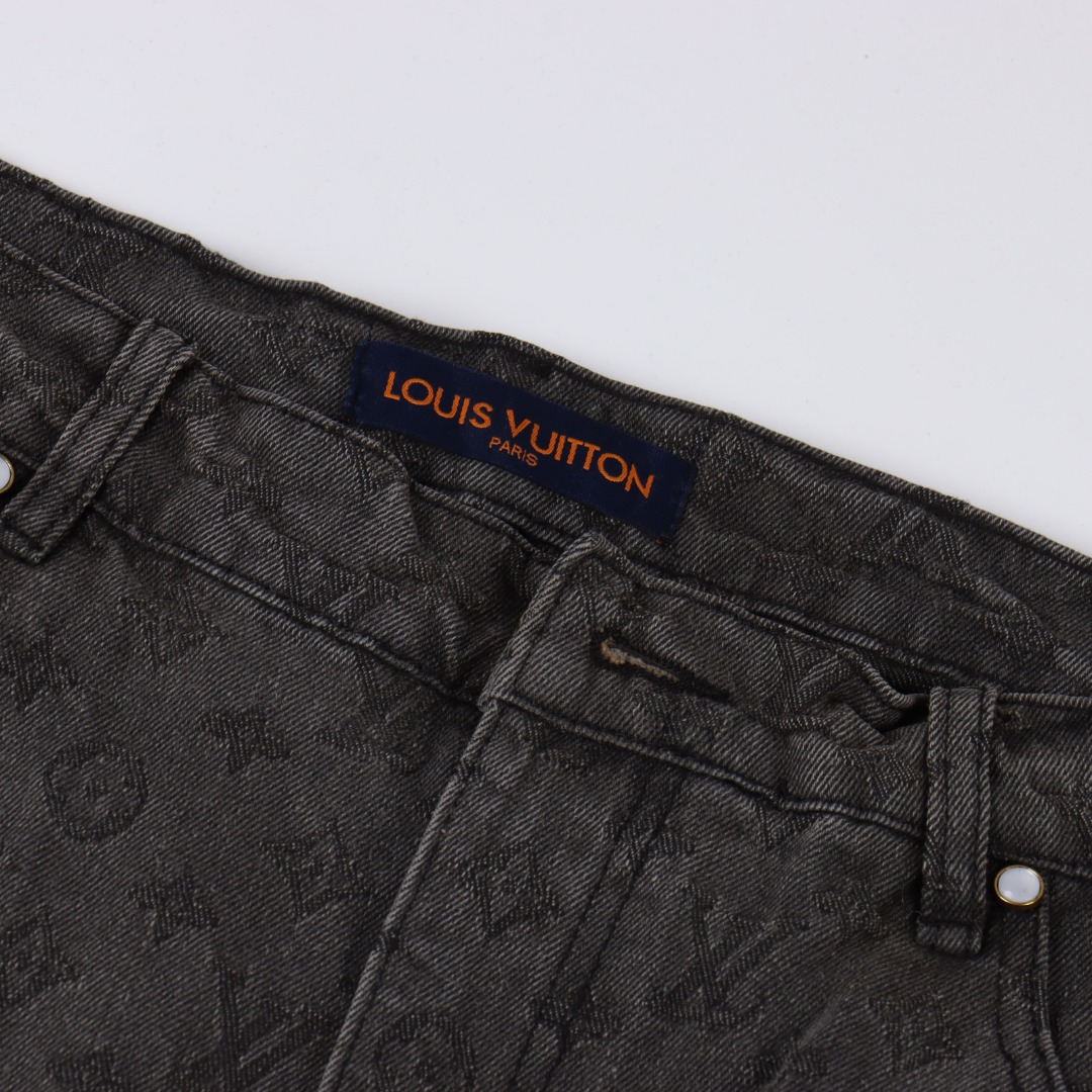 Louis Vuitton/路易威登1V 25FW 满印老花灰提花牛仔夹克灰色-Chinese UA Cheap High Quatity Brand Clothes Bags handbags Sneakers wholesale wholesaler seller from China Factory suppliers Fashion Clothing Shoes best Quality Beautiful Price Louis Vuitton/路易威登1V 25FW 满印老花灰提花牛仔夹克灰色