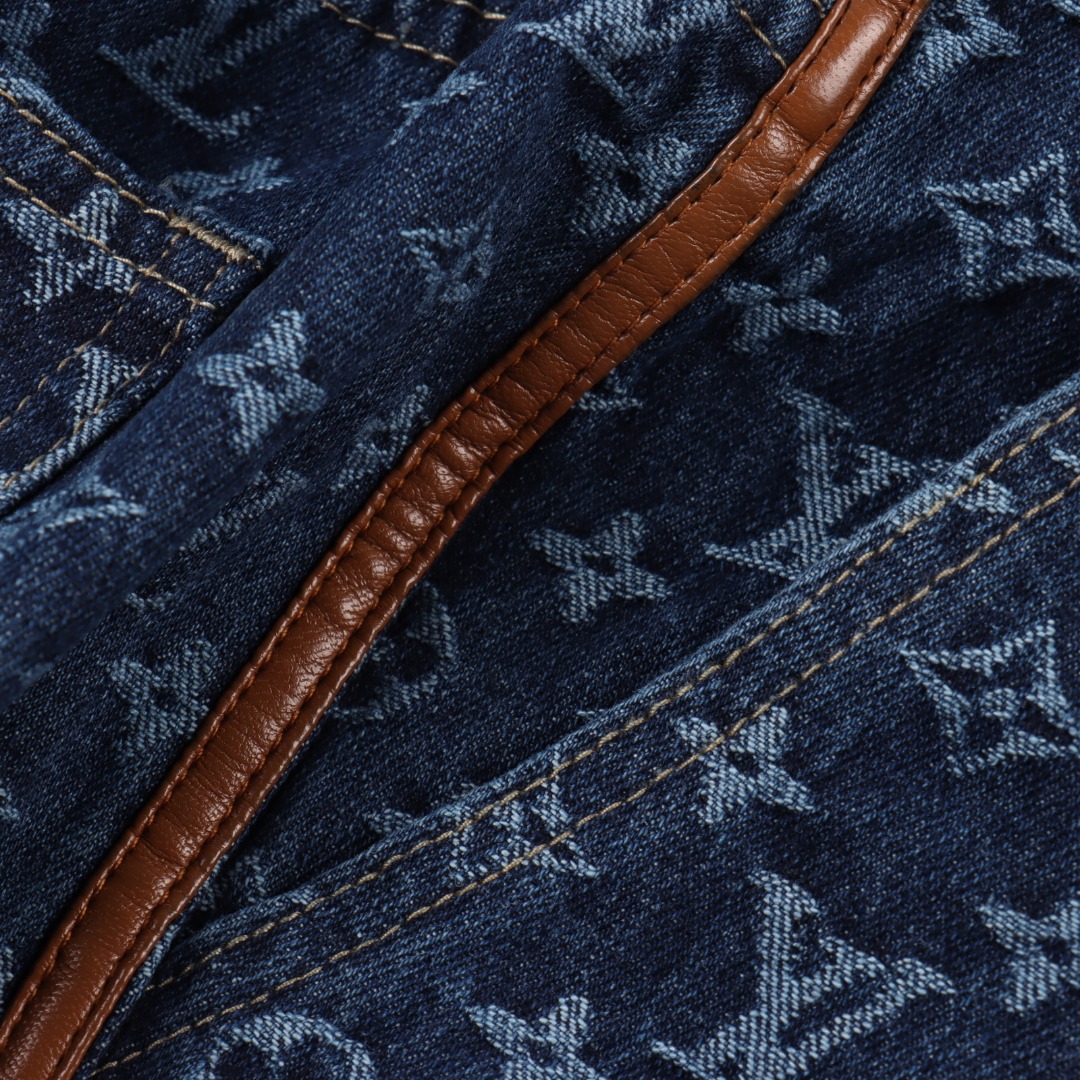 Louis Vuitton/路易威登 1V 25FW 侧面卡其条纹饰带满印老花提花牛仔长裤 蓝色-Chinese UA Cheap High Quatity Brand Clothes Bags handbags Sneakers wholesale wholesaler seller from China Factory suppliers Fashion Clothing Shoes best Quality Beautiful Price Louis Vuitton/路易威登 1V 25FW 侧面卡其条纹饰带满印老花提花牛仔长裤 蓝色