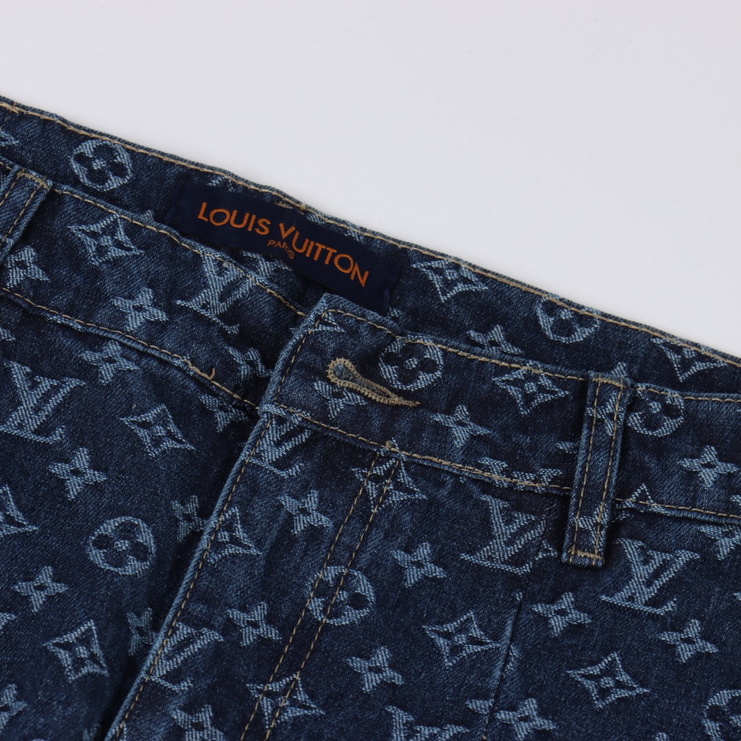 Louis Vuitton/路易威登 1V 25FW 侧面卡其条纹饰带满印老花提花牛仔长裤 蓝色-Chinese UA Cheap High Quatity Brand Clothes Bags handbags Sneakers wholesale wholesaler seller from China Factory suppliers Fashion Clothing Shoes best Quality Beautiful Price Louis Vuitton/路易威登 1V 25FW 侧面卡其条纹饰带满印老花提花牛仔长裤 蓝色