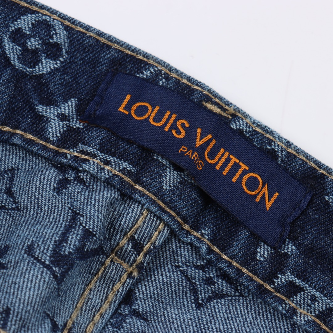 Louis Vuitton/路易威登 1V 25FW 侧面卡其条纹饰带满印老花提花牛仔长裤 蓝色-Chinese UA Cheap High Quatity Brand Clothes Bags handbags Sneakers wholesale wholesaler seller from China Factory suppliers Fashion Clothing Shoes best Quality Beautiful Price Louis Vuitton/路易威登 1V 25FW 侧面卡其条纹饰带满印老花提花牛仔长裤 蓝色