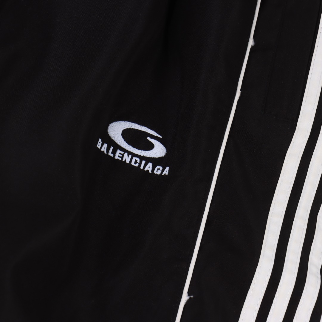 Balenciaga/巴黎世家 BLCG 25FW 五道杠半环刺绣运动长裤-Chinese UA Cheap High Quatity Brand Clothes Bags handbags Sneakers wholesale wholesaler seller from China Factory suppliers Fashion Clothing Shoes best Quality Beautiful Price Balenciaga/巴黎世家 BLCG 25FW 五道杠半环刺绣运动长裤
