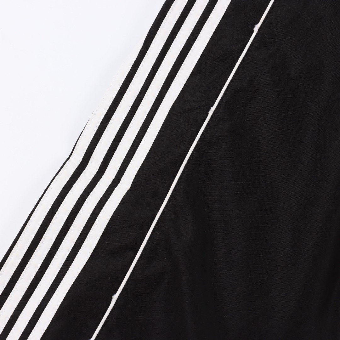 Balenciaga/巴黎世家 BLCG 25FW 五道杠半环刺绣运动长裤-Chinese UA Cheap High Quatity Brand Clothes Bags handbags Sneakers wholesale wholesaler seller from China Factory suppliers Fashion Clothing Shoes best Quality Beautiful Price Balenciaga/巴黎世家 BLCG 25FW 五道杠半环刺绣运动长裤