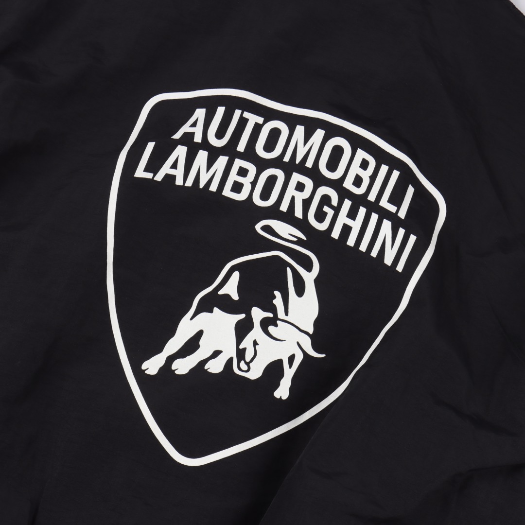 Balenciaga/巴黎世家 BLCG 25FW 71兰博基尼联名印花防水运动外套-Chinese UA Cheap High Quatity Brand Clothes Bags handbags Sneakers wholesale wholesaler seller from China Factory suppliers Fashion Clothing Shoes best Quality Beautiful Price Balenciaga/巴黎世家 BLCG 25FW 71兰博基尼联名印花防水运动外套