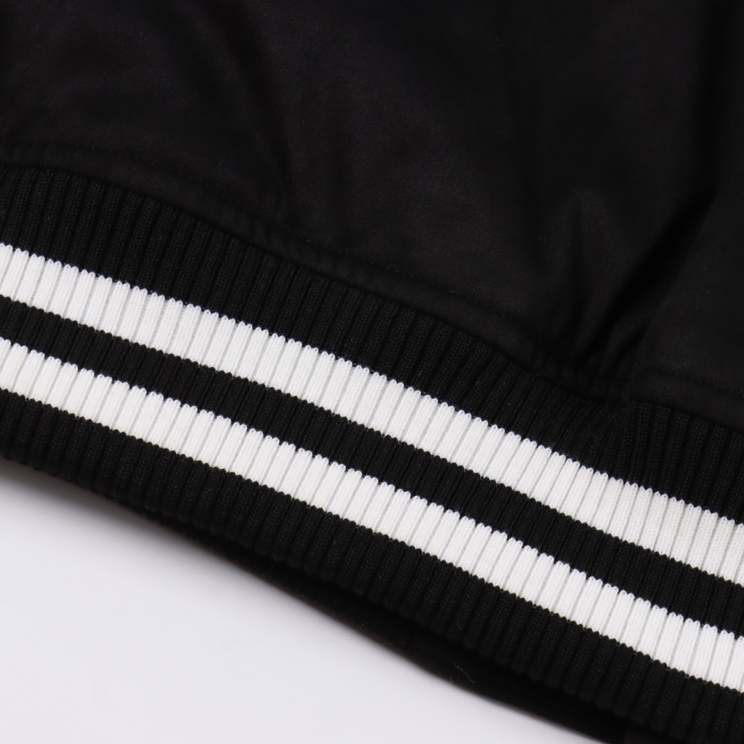Louis Vuitton/路易威登 1V 25FW 四叶草钻饰麂皮棒球夹克黑色-Chinese UA Cheap High Quatity Brand Clothes Bags handbags Sneakers wholesale wholesaler seller from China Factory suppliers Fashion Clothing Shoes best Quality Beautiful Price Louis Vuitton/路易威登 1V 25FW 四叶草钻饰麂皮棒球夹克黑色
