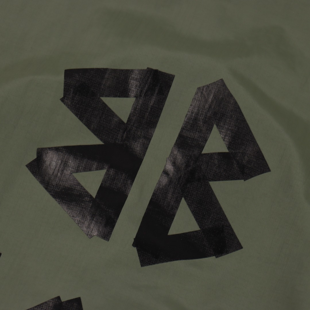 Balenciaga/ 巴黎世家 BLCG 25FW 双B黑胶带墨绿防水冲锋衣夹克