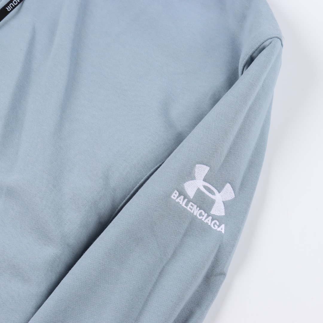Balenciaga x Under Armour 巴黎世家 安德玛 BLCG × UA 25SS 跨界联名雾霾蓝正反穿冲锋衣夹克