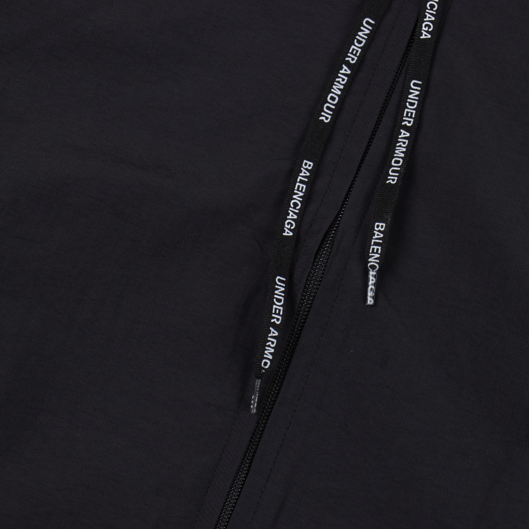 Balenciaga x Under Armour 巴黎世家 安德玛 BLCG × UA 25SS 跨界联名雾霾蓝正反穿冲锋衣夹克