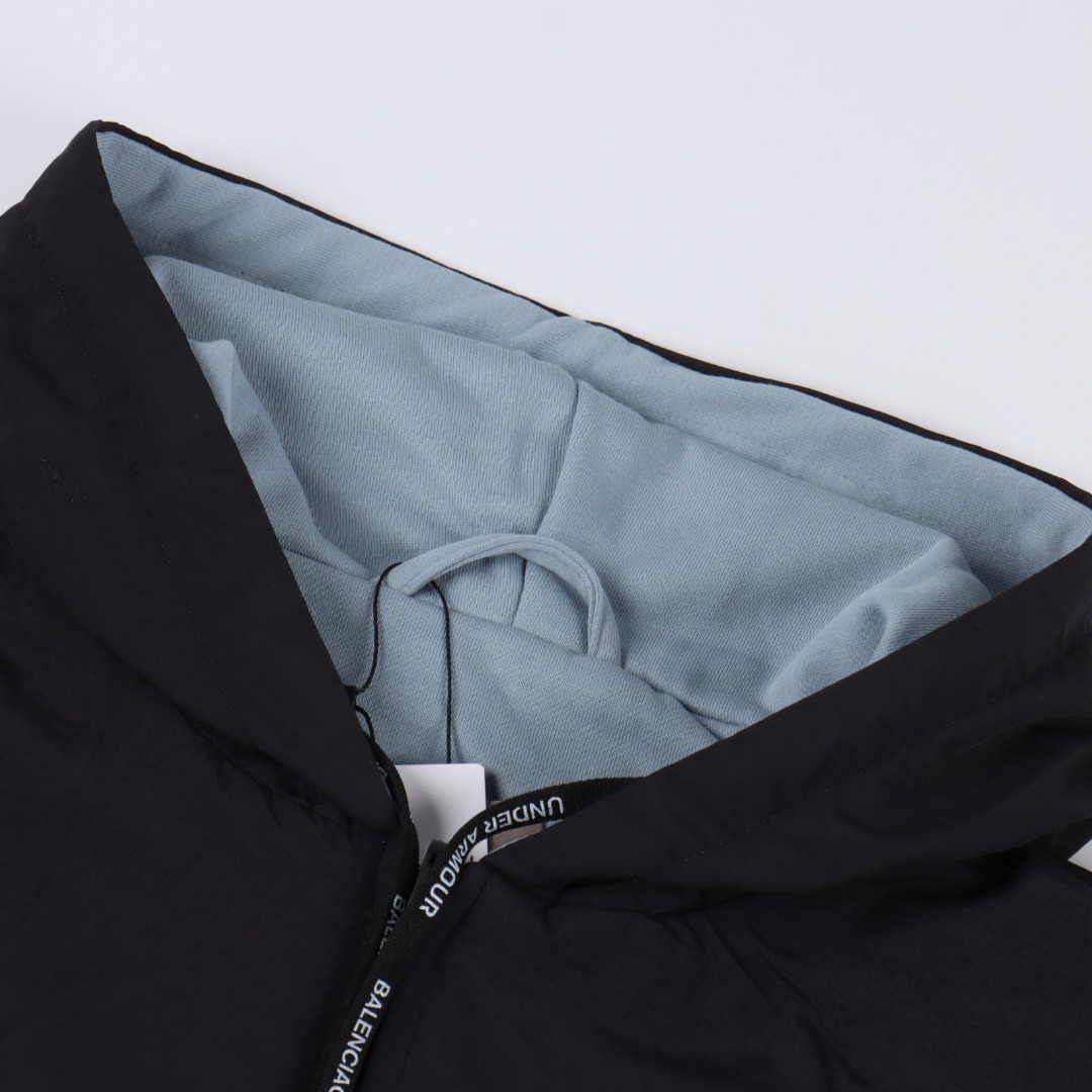 Balenciaga x Under Armour 巴黎世家 安德玛 BLCG × UA 25SS 跨界联名雾霾蓝正反穿冲锋衣夹克