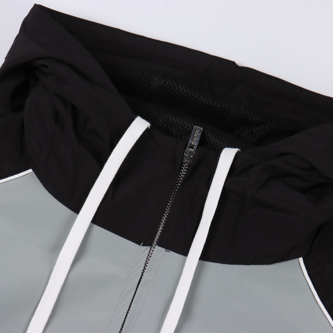 MIU MIU缪缪 25FW 撞色拼接冲锋衣夹克