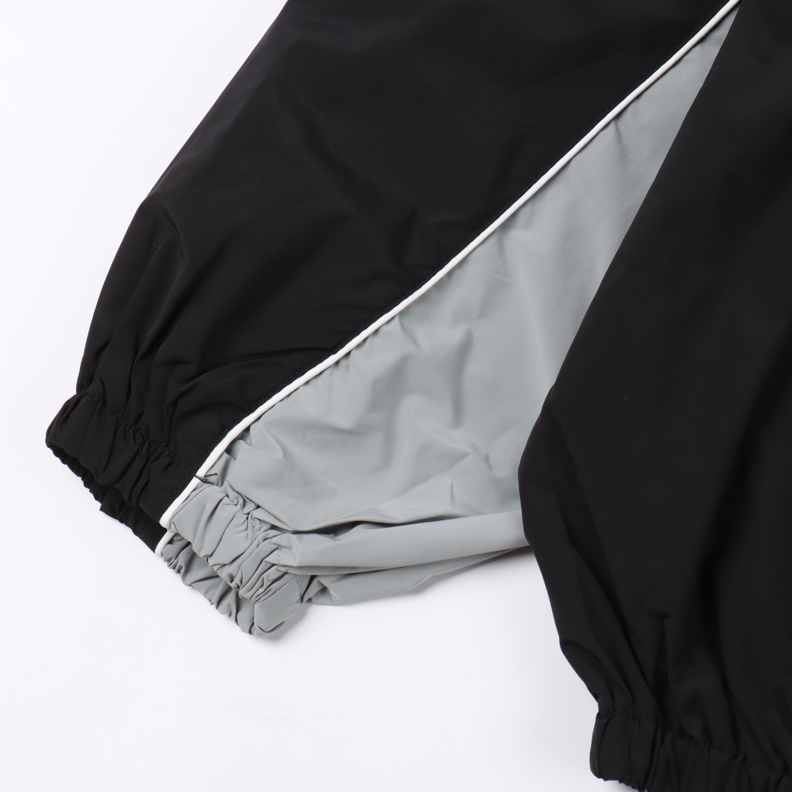 MIU MIU缪缪 25FW 撞色拼接冲锋衣夹克