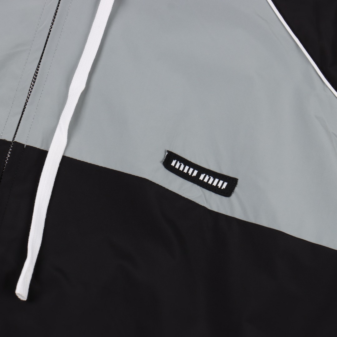 MIU MIU缪缪 25FW 撞色拼接冲锋衣夹克