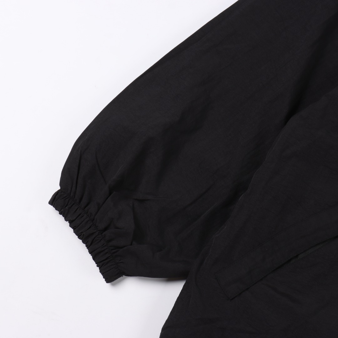 Balenciaga巴黎世家 BLCG 25SS 红色美纹纸胶带防水冲锋衣夹克 黑色-Chinese UA Cheap High Quatity Brand Clothes Bags handbags Sneakers wholesale wholesaler seller from China Factory suppliers Fashion Clothing Shoes best Quality Beautiful Price Balenciaga巴黎世家 BLCG 25SS 红色美纹纸胶带防水冲锋衣夹克 黑色