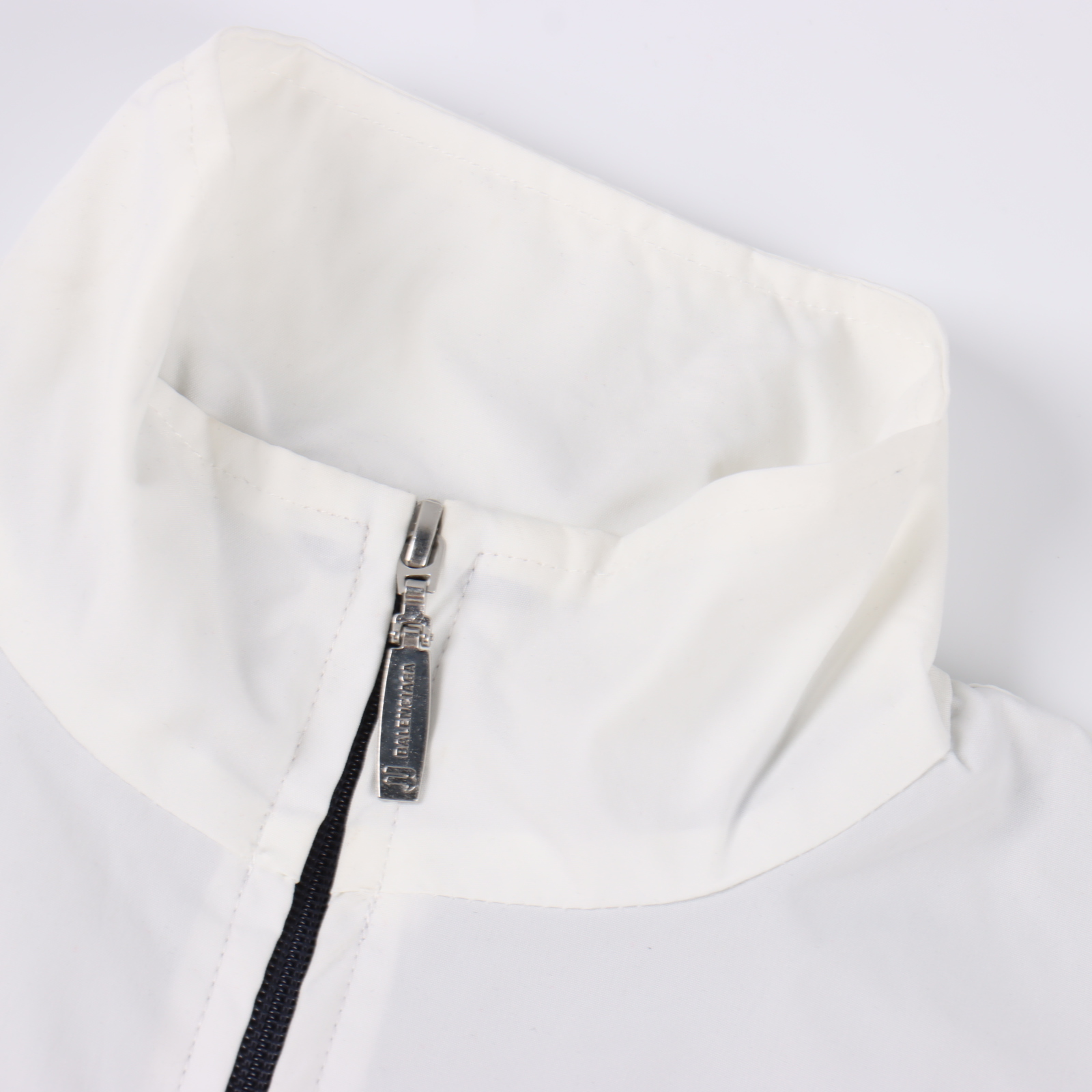 Balenciaga巴黎世家 BLCG 25SS 三拼色红双环印花拼接冲锋衣-Chinese UA Cheap High Quatity Brand Clothes Bags handbags Sneakers wholesale wholesaler seller from China Factory suppliers Fashion Clothing Shoes best Quality Beautiful Price Balenciaga巴黎世家 BLCG 25SS 三拼色红双环印花拼接冲锋衣