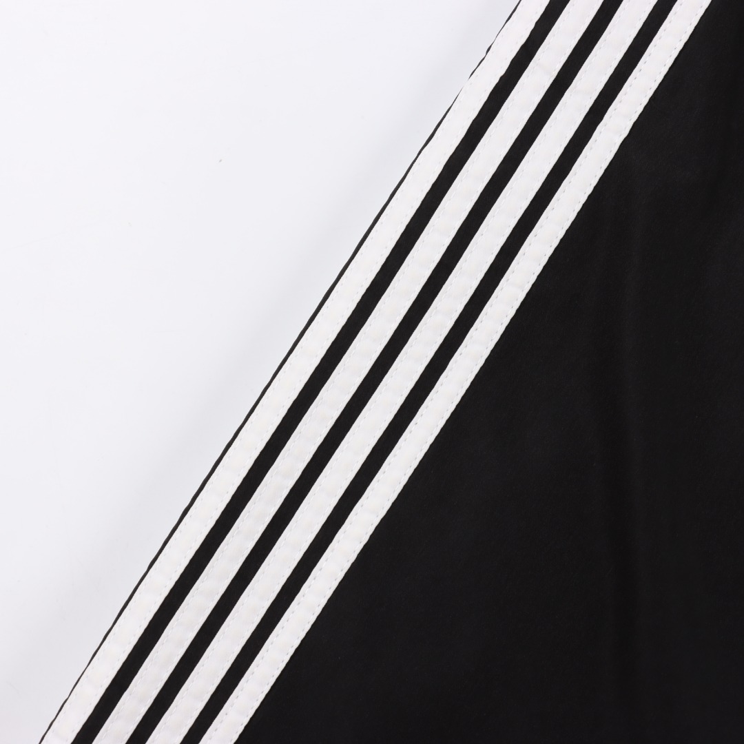 Balenciaga/巴黎世家 BLCG 25FW 五道杠半环纯黑梭织长裤 黑色-Chinese UA Cheap High Quatity Brand Clothes Bags handbags Sneakers wholesale wholesaler seller from China Factory suppliers Fashion Clothing Shoes best Quality Beautiful Price Balenciaga/巴黎世家 BLCG 25FW 五道杠半环纯黑梭织长裤 黑色