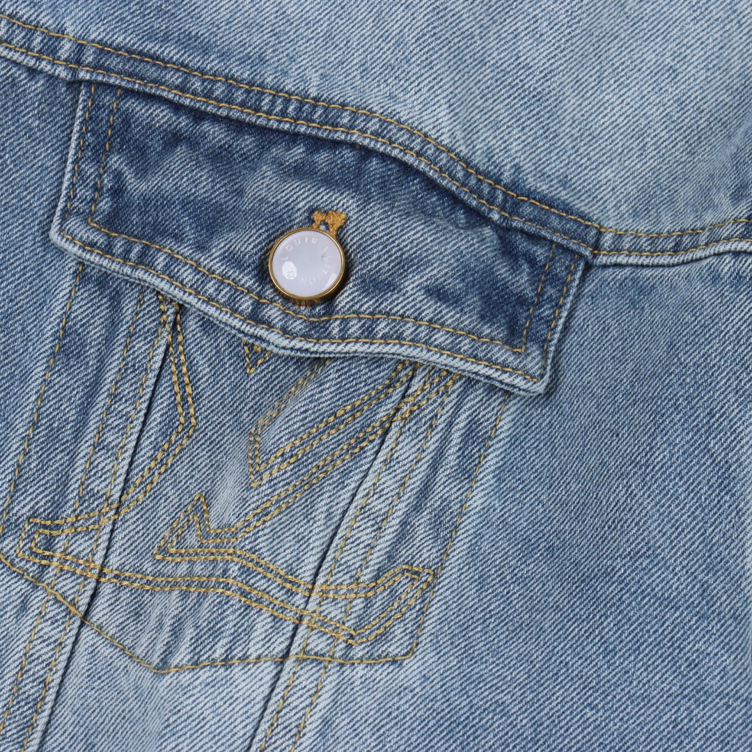 Louis Vuitton 路易威登 1V 25FW 口袋镂空绣花牛仔夹克外套-Chinese UA Cheap High Quatity Brand Clothes Bags handbags Sneakers wholesale wholesaler seller from China Factory suppliers Fashion Clothing Shoes best Quality Beautiful Price Louis Vuitton 路易威登 1V 25FW 口袋镂空绣花牛仔夹克外套