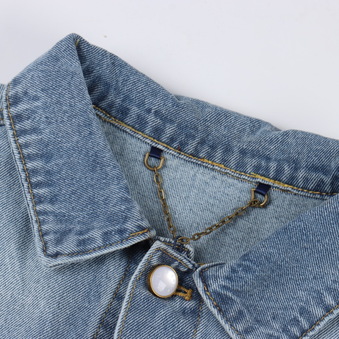 Louis Vuitton 路易威登 1V 25FW 口袋镂空绣花牛仔夹克外套-Chinese UA Cheap High Quatity Brand Clothes Bags handbags Sneakers wholesale wholesaler seller from China Factory suppliers Fashion Clothing Shoes best Quality Beautiful Price Louis Vuitton 路易威登 1V 25FW 口袋镂空绣花牛仔夹克外套