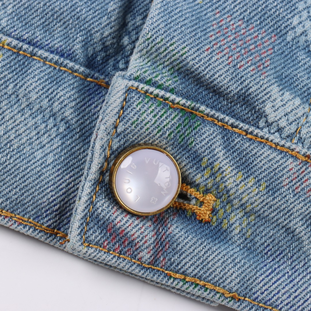 Louis Vuitton路易威登 1V 25FW 五彩小棋盘格满印牛仔夹克外套-Chinese UA Cheap High Quatity Brand Clothes Bags handbags Sneakers wholesale wholesaler seller from China Factory suppliers Fashion Clothing Shoes best Quality Beautiful Price Louis Vuitton路易威登 1V 25FW 五彩小棋盘格满印牛仔夹克外套