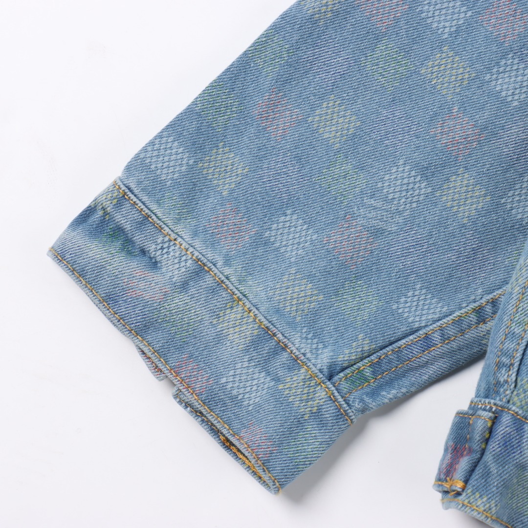 Louis Vuitton路易威登 1V 25FW 五彩小棋盘格满印牛仔夹克外套-Chinese UA Cheap High Quatity Brand Clothes Bags handbags Sneakers wholesale wholesaler seller from China Factory suppliers Fashion Clothing Shoes best Quality Beautiful Price Louis Vuitton路易威登 1V 25FW 五彩小棋盘格满印牛仔夹克外套