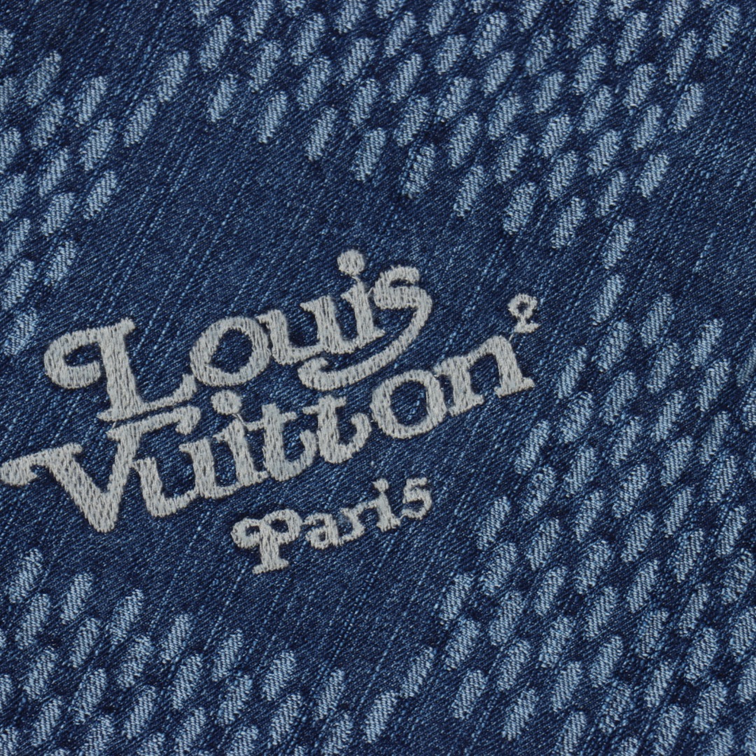 Louis Vuitton 路易威登 1V × Nigo 25FW 联名棋盘格牛仔外套黑色/蓝色-Chinese UA Cheap High Quatity Brand Clothes Bags handbags Sneakers wholesale wholesaler seller from China Factory suppliers Fashion Clothing Shoes best Quality Beautiful Price Louis Vuitton 路易威登 1V × Nigo 25FW 联名棋盘格牛仔外套黑色/蓝色
