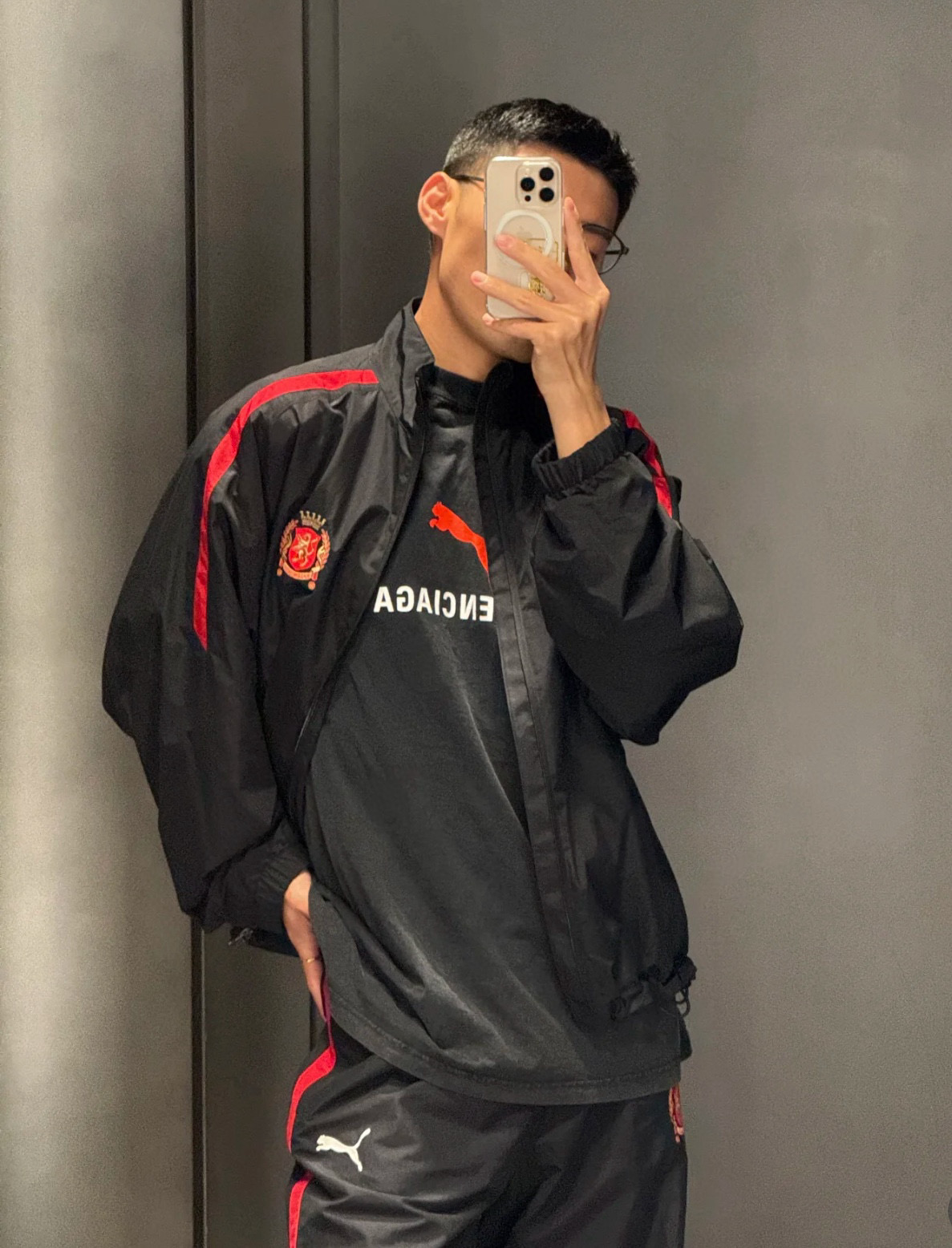 Balenciaga x Puma 巴黎世家  BLCG 25FW  彪马联名曼联拼接长裤 上身效果#