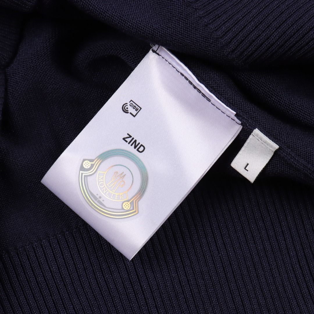 Moncler/蒙口 袖子条纹桑蚕丝针织毛衣 采用桑蚕丝材质