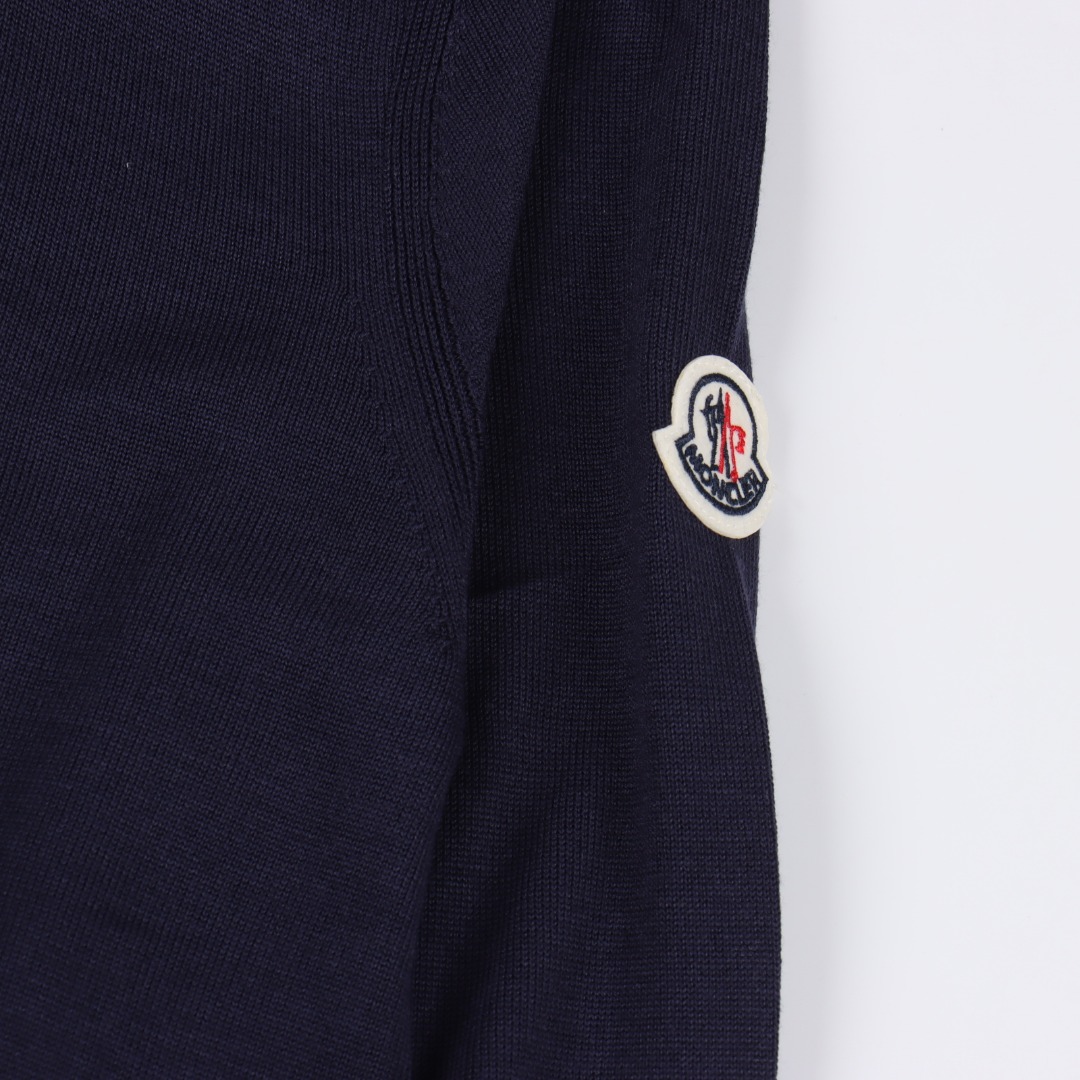 Moncler/蒙口 肩膀条纹桑蚕丝针织毛衣-High Quatity Cheap Brand wholesale wholesaler seller Clothes Bags handbags Sneakers Top Fashion Clothing Shoes from China Factory Chinese suppliers best Quality Beautiful Price Moncler/蒙口 肩膀条纹桑蚕丝针织毛衣