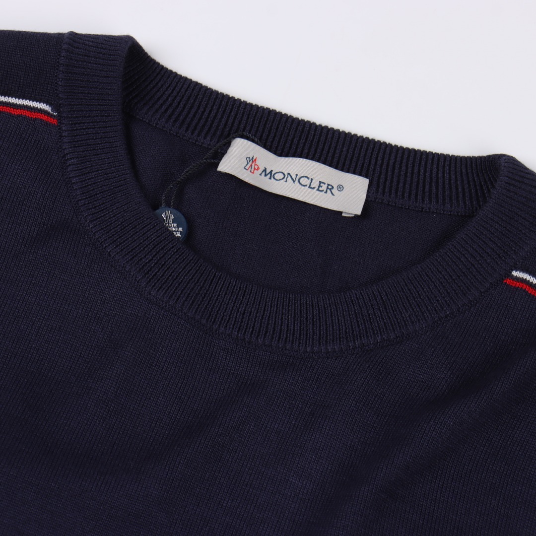 Moncler/蒙口 肩膀条纹桑蚕丝针织毛衣-High Quatity Cheap Brand wholesale wholesaler seller Clothes Bags handbags Sneakers Top Fashion Clothing Shoes from China Factory Chinese suppliers best Quality Beautiful Price Moncler/蒙口 肩膀条纹桑蚕丝针织毛衣