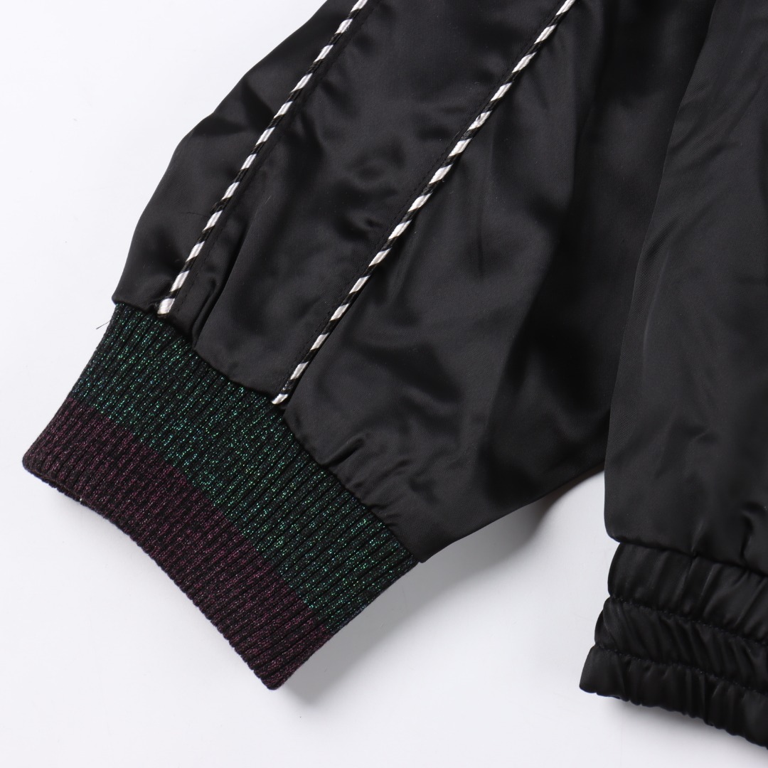 Louis Vuitton路易威登 1V 25FW 横须贺醋酸烫钻翻领轻薄棉服外套-High Quatity Cheap Brand wholesale wholesaler seller Clothes Bags handbags Sneakers Top Fashion Clothing Shoes from China Factory Chinese suppliers best Quality Beautiful Price Louis Vuitton路易威登 1V 25FW 横须贺醋酸烫钻翻领轻薄棉服外套