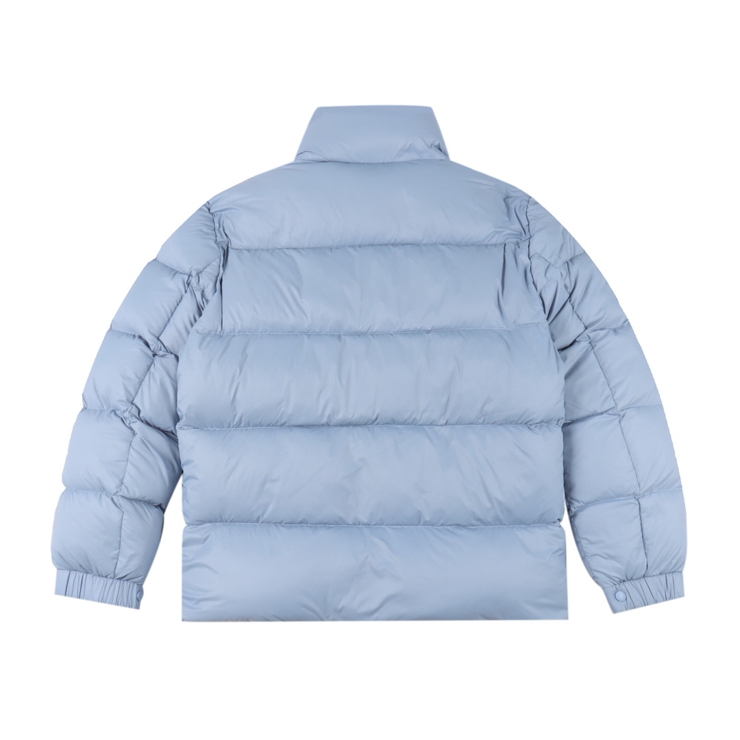 图片[2]-＃暖冬福利 Monclet蒙口Citala立领羽绒服 大标爆款轻鹅绒男女同款羽绒服夹克外套，独家重工品质 850+的蓬松度 Citala男士短款羽绒夹克采用波普色轻盈面料制成，彰显系列的朝气活力。 Citala羽绒夹克采用轻盈尼龙面料和longue saison衬里制成，舒适保暖而不显厚重。这款短款羽绒服采用舒适版型，标志性高领设计，呈现方格块绗缝廓形。 详情 颜色：黑色 蓝色 尺码：1-6码-选品中心