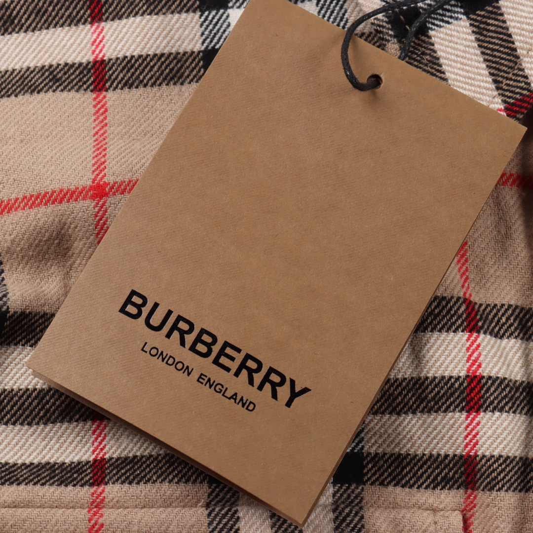 Burberry/巴宝莉 BBR 25FW 经典羊毛格纹羊羔毛棉服外套
