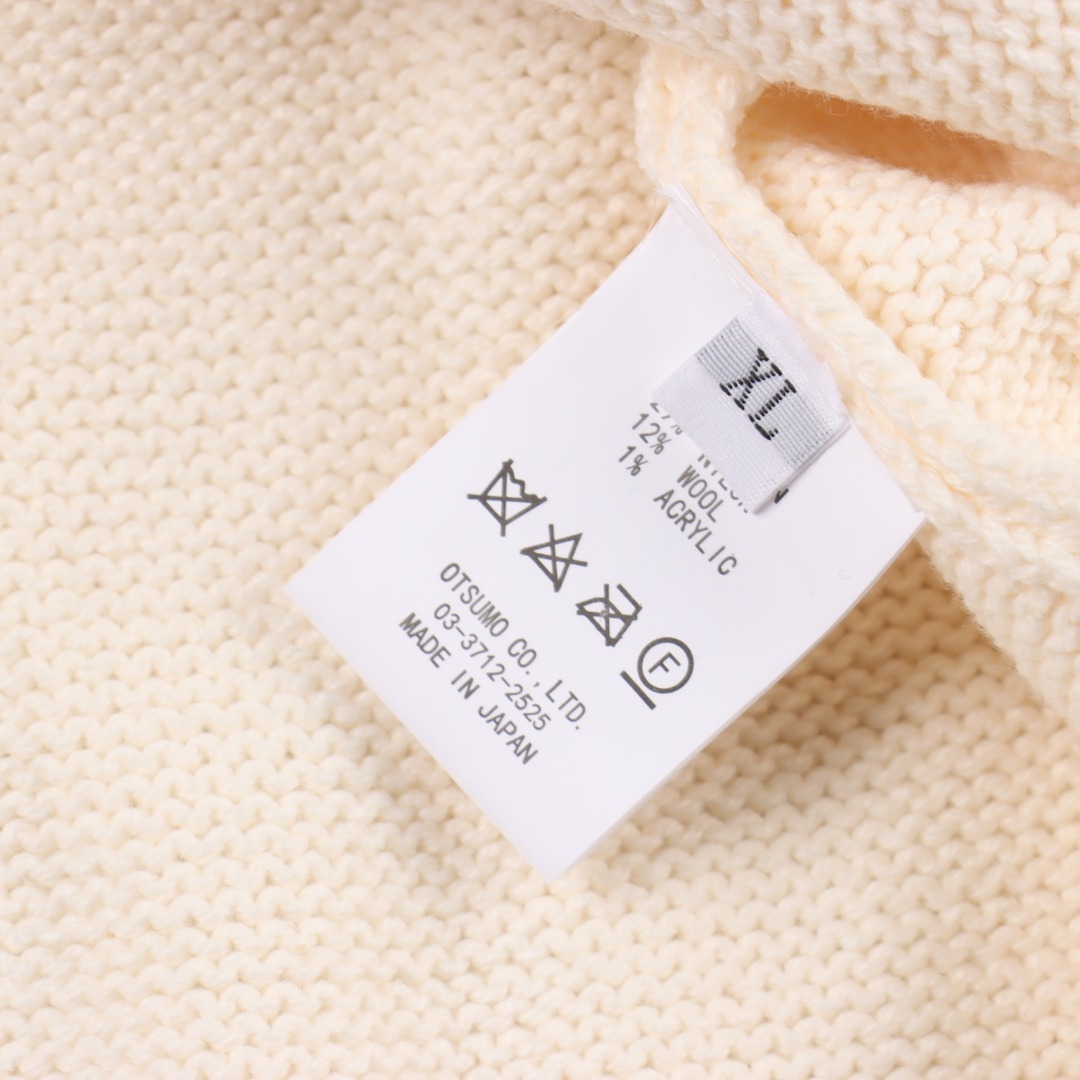 HUMAN MADE 小狗提花毛衣 HUMAN MADE 以Vintage风格的复古感设计而闻名HUMAN的毛衣款式