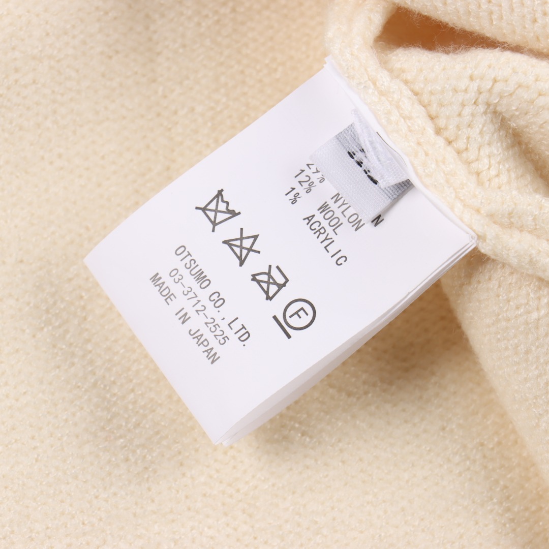 HUMAN MADE 爱心提花毛衣 HUMAN MADE 以Vintage风格的复古感设计而闻名HUMAN的毛衣