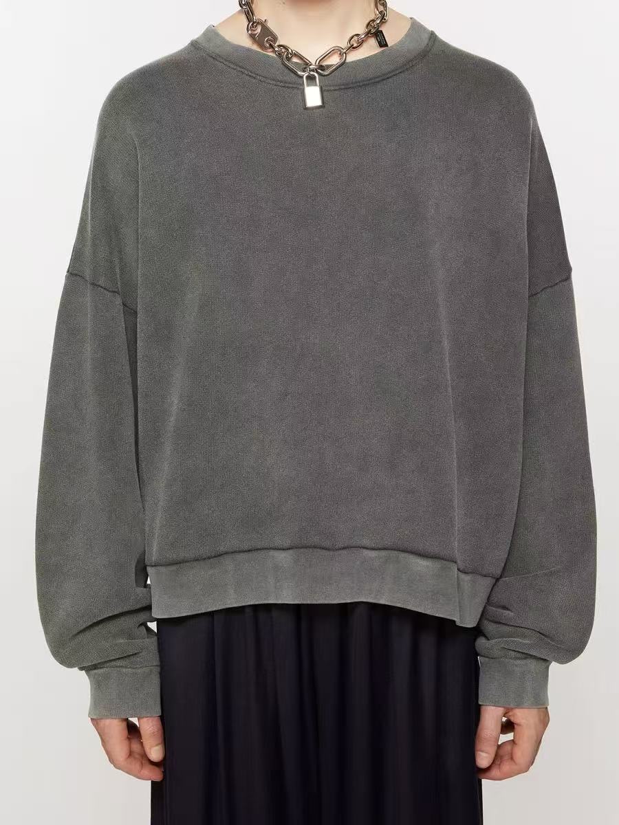 Acne Studios 水洗褪色后背小硅胶做旧圆领卫衣
上身效果#