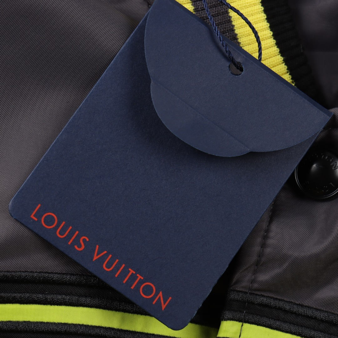 Louis Vuitton路易威登 1V 25FW 四叶草灰色贴布绣棒球棉服夹克 灰色