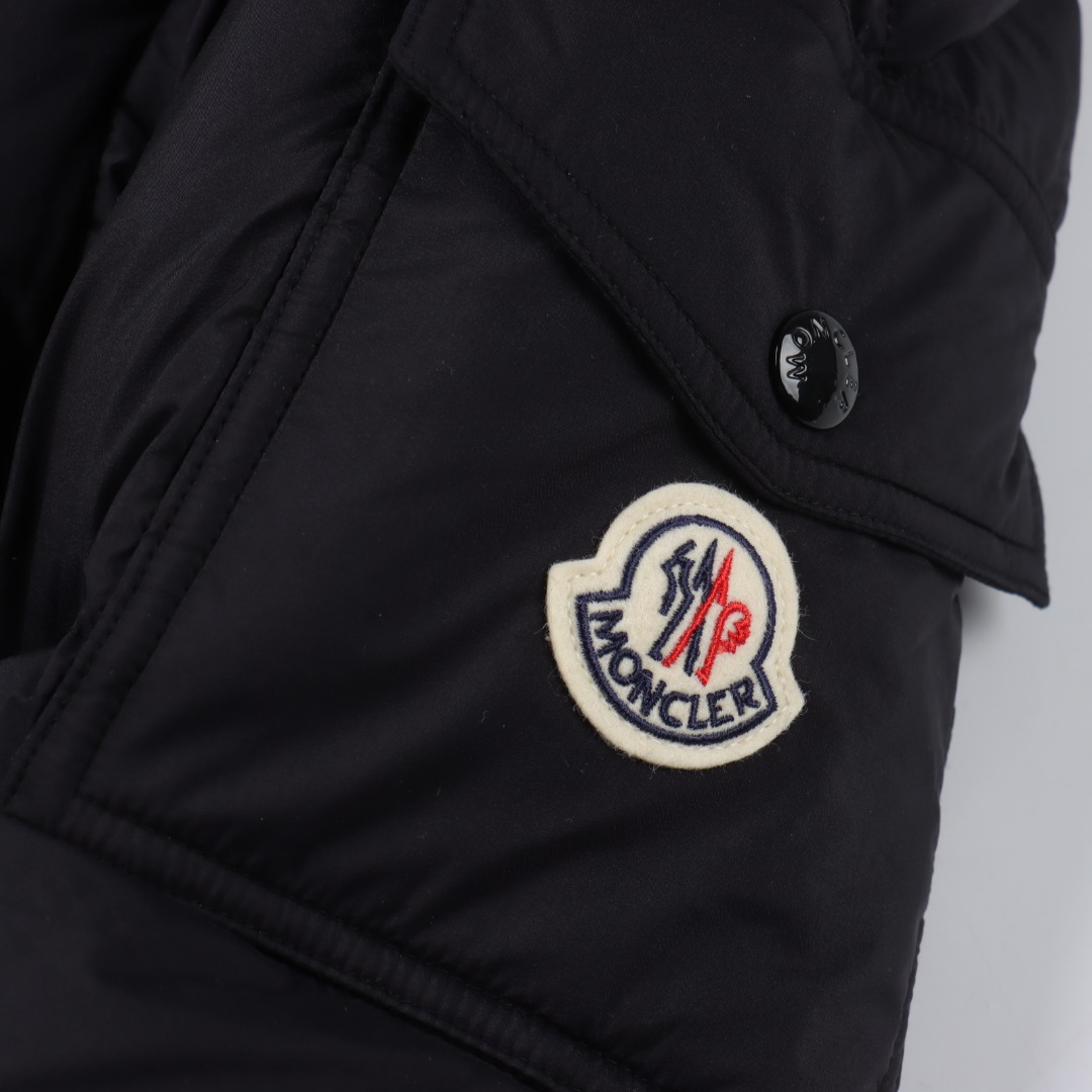 Moncler盟可睐 Bretagne Hooded Short Down 纯色连帽长袖羽绒服 90白鸭绒 男女同款